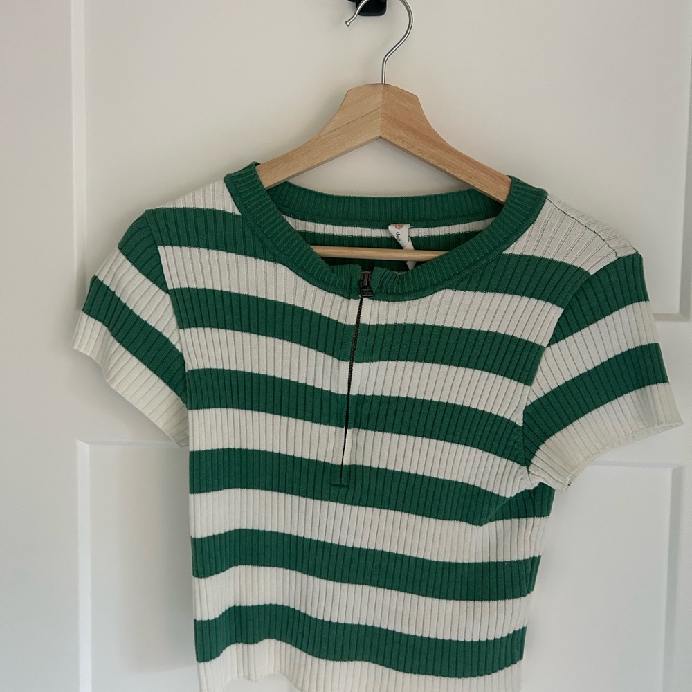 Cropped shirt